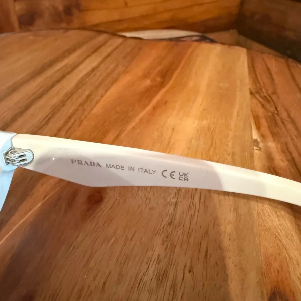 White prada sunglasses with silver detailing - Picture 3 of 6